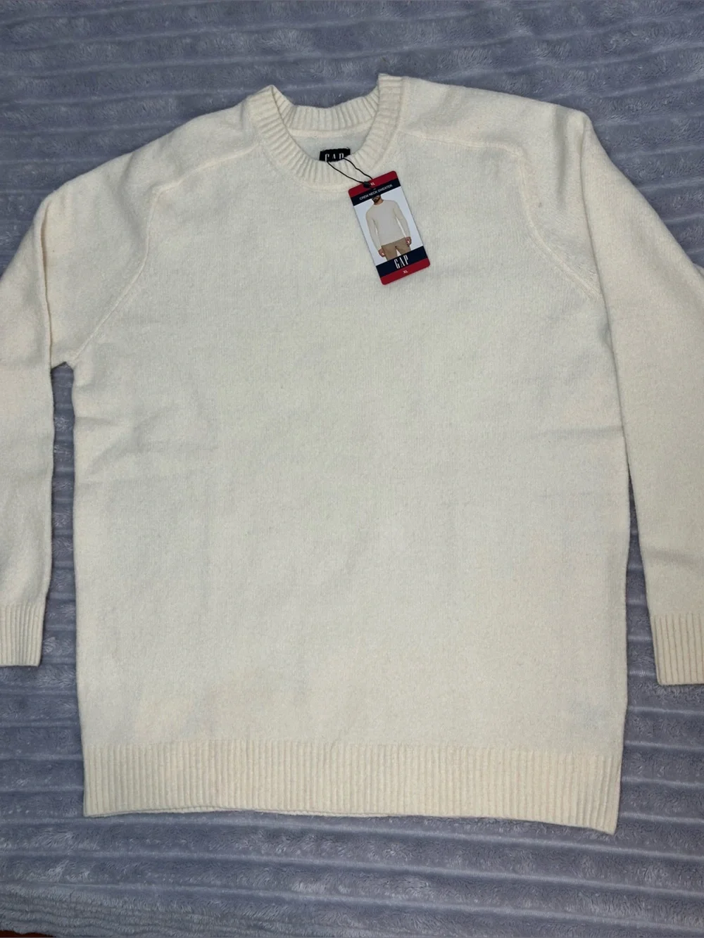 GAP Men’s Crew Neck sweater cream